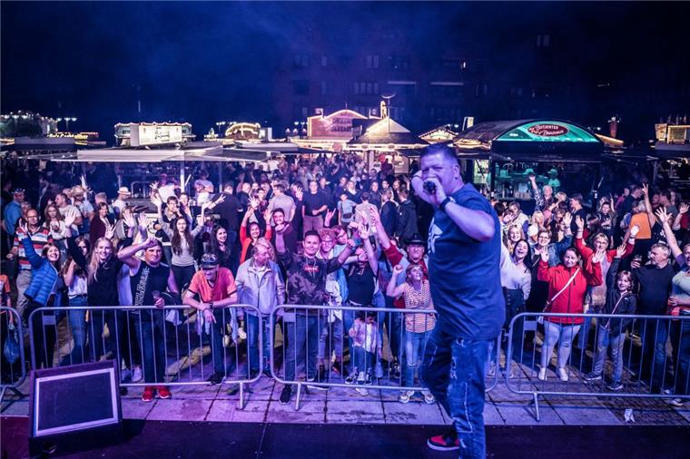 Stadtfest in Nordenham: Tausende Besucher trotzen den Regenschauern Stadtfest in Nordenham: Tausende Besucher trotzen den Regenschauern