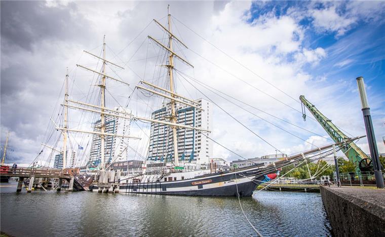 "Seute Deern": Die Masten müssen vom Schiff "Seute Deern": Die Masten müssen vom Schiff