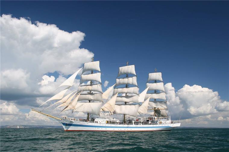 Open Ship auf dem Seestadtfest Bremerhaven: Hier gibt's die Termine Die "Alexander von Humboldt II" kann auf dem Seestadtfest Bremerhaven besichtig werden.