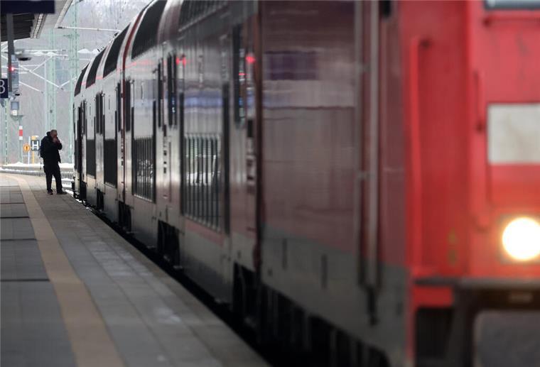 Deutschlandticket, Mindestlohn, Briefporto: 10 Dinge, die sich 2025 ändern Deutschlandticket, Mindestlohn, Briefporto: 10 Dinge, die sich 2025 ändern