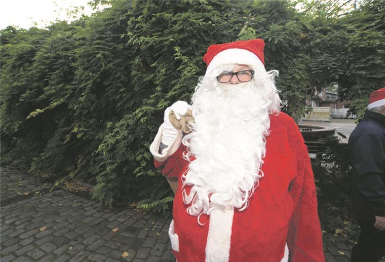 Beverstedter Weihnachtsmarkt an einem neuem Standort Weihnachtsmann in Beverstedt