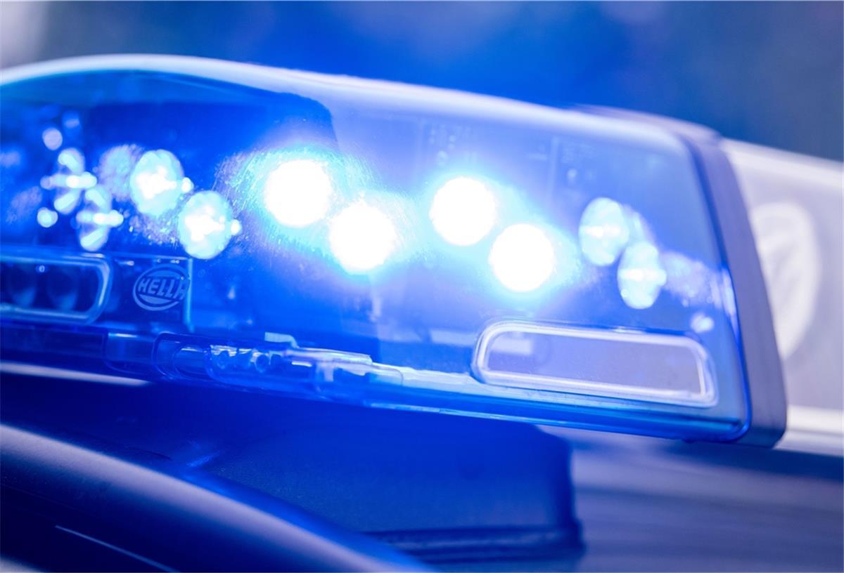 Nordenhamer droht, Zugbegleiterin Stift in den Hals zu rammen