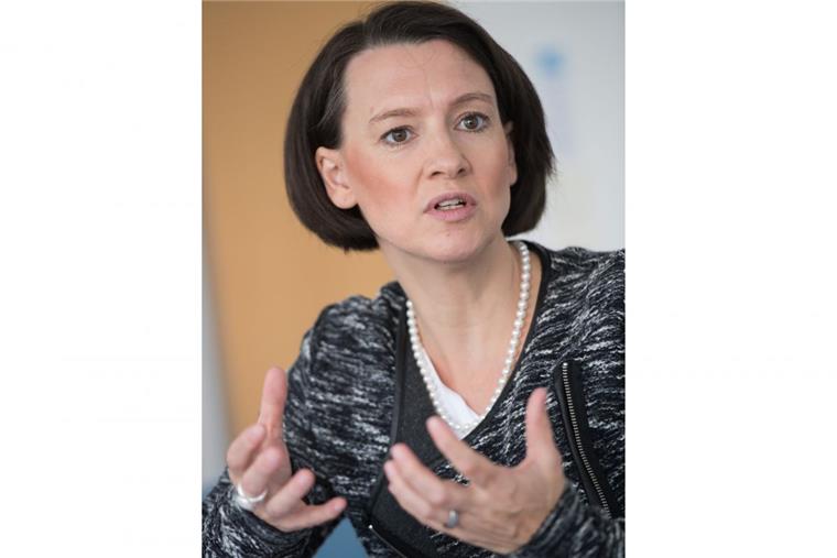 Unterrichtsausfall: Was Bildungssenatorin Claudia Bogedan tun will Bildungssenatorin Claudia Bogedan (SPD) will kurzfristig für mehr Unterricht an den Schulen in Bremerhaven und Bremen sorgen.