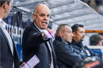 Bill Stewart lieferte sich in der Meistersaison der Adler Mannheim 2000/01 in den Playoffs eine Schlägerei mit einem gegnerischen Coach.