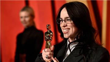 Billie Eilish erhält dieses Jahr den Oscar für den besten Originalsong. Nun kündigt die US-Sängerin ihr drittes Album an - es soll im Mai auf den Markt kommen.