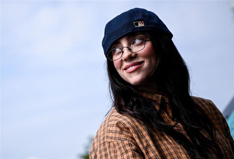 Billie Eilish feiert die vegane Gastronomie in Berlin Billie Eilish ist auf Werbetour in Berlin.