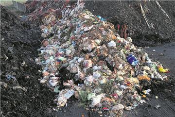 Bioabfälle aus der Wesermarsch sind stark mit Plastikmüll verschmutzt.