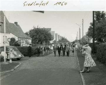 Bis Ende der 1960er Jahre feierten die Siedler in jedem Jahr ein Zeltfest auf de...