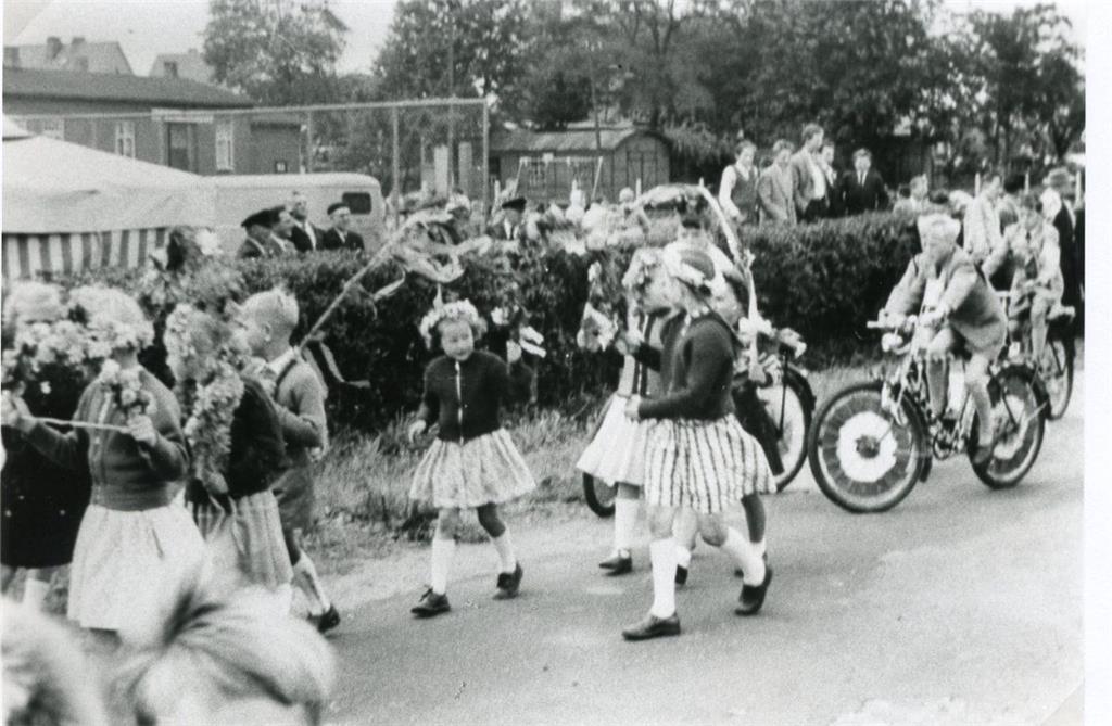 Bis Ende der 1960er Jahre feierten die Siedler in jedem Jahr ein Zeltfest auf de...