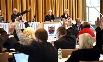 Bis es zur Abstimmung kommt, kann es in der Bremerhavener Stadtverordnetenversammlung dauern. Viele Debatten sind langatmig, kritisiert die FDP.