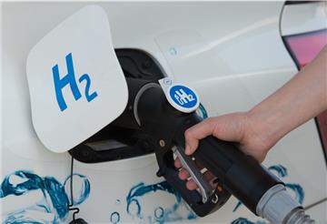 Bis in Bremerhaven Wasserstoff getankt werden darf, wird es noch dauern.