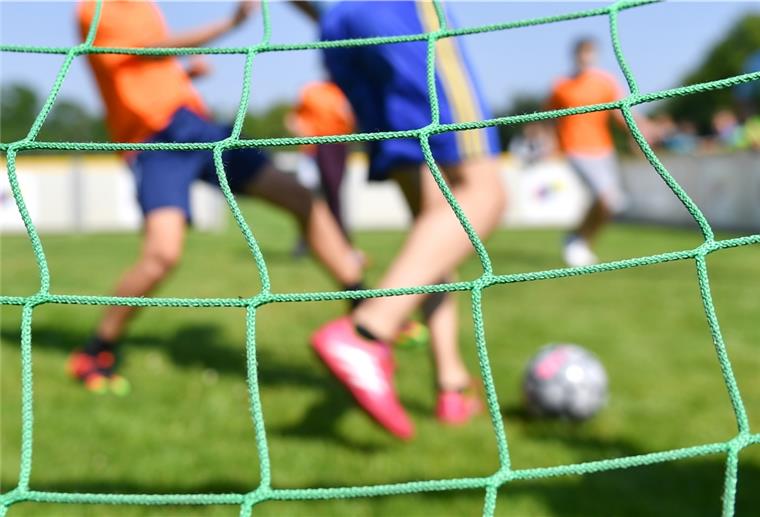 Junioren-Fußball: Spielbetrieb im Landkreis Cuxhaven ausgesetzt Bis zum 8. November ruht der Ball bei allen Juniorinnen und Junioren im Landkreis Cuxhaven.