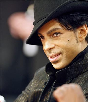 Bis zum Schluss sah der drahtige Afroamerikaner aus wie ein Mann von ewiger Jugend. Auch deswegen rechnete niemand mit der traurigen Nachricht, dass nach David Bowie mit Prince dieses Jahr ein weiteres Pop-Chamäleon sterben würde.