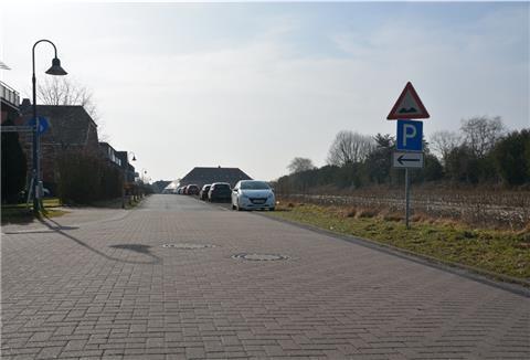 Bisher ist die Schwaaner Straße in Loxstedt größtenteils nur einseitig bebaut. Das soll sich nun ändern.