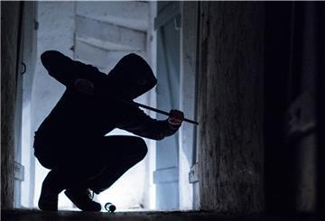 Bisher unbekannte Täter haben am Montag oder in der Nacht zum Dienstag, 17. August, in der Boschstraße eine Garage aufgebrochen und haben unter anderem auch ein Motorrad gestohlen. Die Polizei bittet mögliche Zeugen der Tat um Hinweise auf die Täter. 