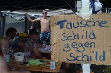 Bislang hat sich noch niemand zum Tauschen bereit erklärt...