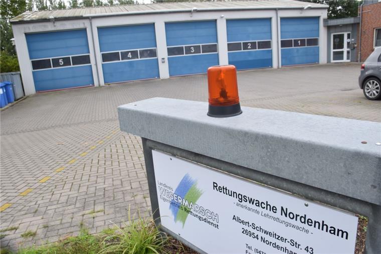 Bislang war die Rettungswache an das Versorgungsnetz des alten Krankenhauses angeschlossen. Strom-, Gas- und Telefonleitungen mussten wir deshalb neu verlegt werden.