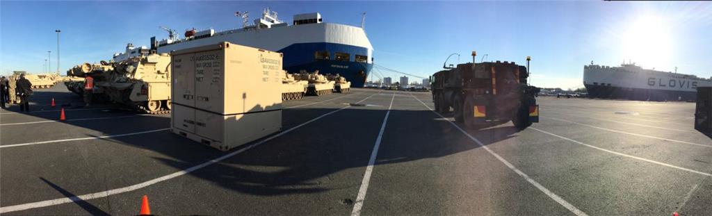 [Bitte das Bild anklicken, um das ganze Panorama zu sehen.]