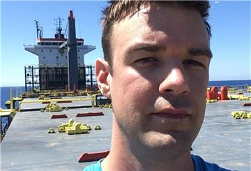 Björn Habels erste Fahrt auf einem Containerschiff dauert wegen Corona länger als geplant.