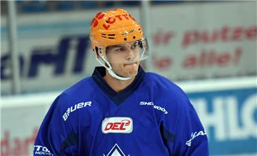 Björn Svensson stand am Dienstagmorgen erstmals beim Training der Fischtown Pinguins auf dem Eis. Am Mittwoch soll er in Ingolstadt sein Debüt geben.