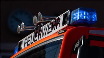 Blaulicht auf einem Einsatzfahrzeug der Feuerwehr.