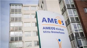 Blick auf das Ameos Klinikum Mitte in Bremerhaven. Bald schließen sich hier die Türen für immer.