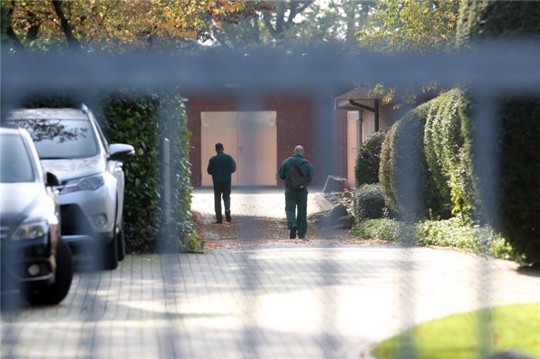 Blick auf das Gelände des LPT-Labors in Mienenbüttel. Nach Hinweisen auf schwere Tierschutzverstöße nehmen die niedersächsischen Behörden ein Tierversuchslabor in Mienenbüttel nahe Hamburg genau unter die Lupe. 