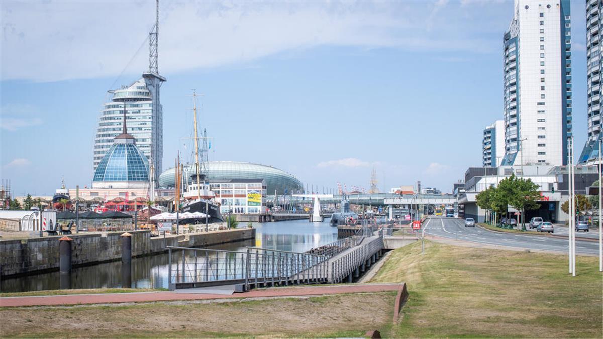 Neue Attraktion in Bremerhaven: Hier soll bald ein Hafenbad entstehen! Blick auf den Alten Hafen in Bremerhaven.