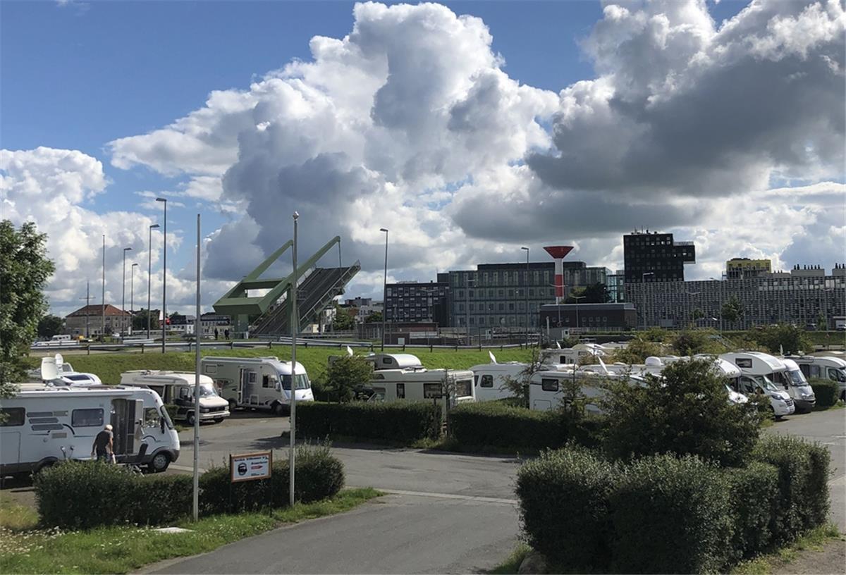 Bremerhaven: Wohnmobilisten können kommen Blick auf den Wohnmobilplatz an der Doppelschleuse.