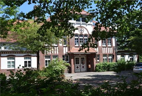 Blick auf die Jahnhalle in Nordenham.