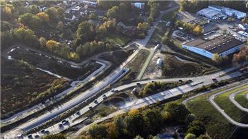 Blick auf die östliche Einfahrt im Bereich Bredenmoor. Hier geht es vom Autobahnzubringer in Richtung Hafen.