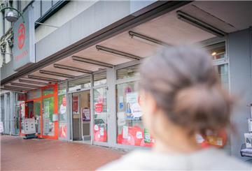 Blick auf die Rossmann-Filiale in der Hafenstraße im Mai 2023.