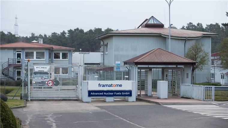 Blick auf ein Zugangstor vom Werk der Framatome - Advanced Nuclear Fuels GmbH.