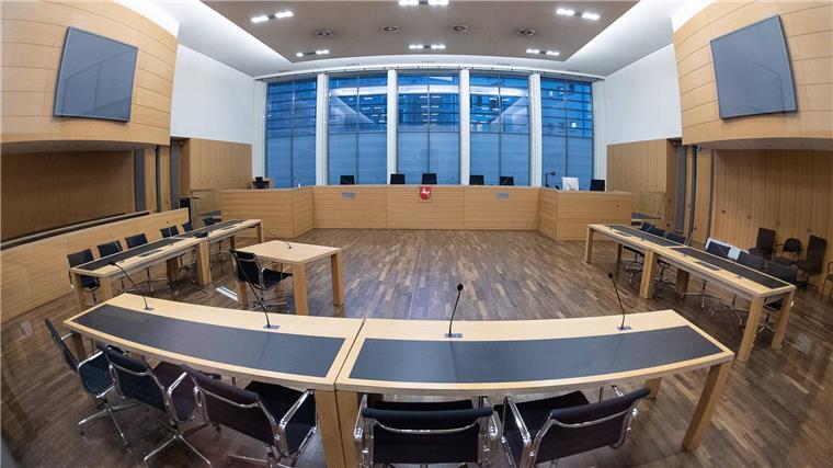 Prozess gegen Maddie-Verdächtigen wegen schwerer Straftaten Blick in den Saal 141 im Landgericht Braunschweig.