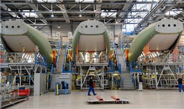 Blick in die Produktionshalle bei Airbus in Bremen: Der Rumpf der A400M wird hier gebaut. 
