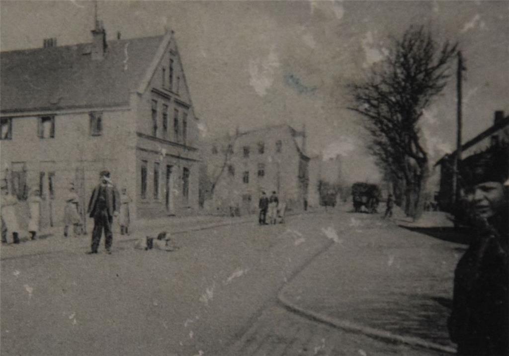 Blick in die Weserstraße mit Vielander Hof um 1907.  Foto: Sammlung Heuwinkel