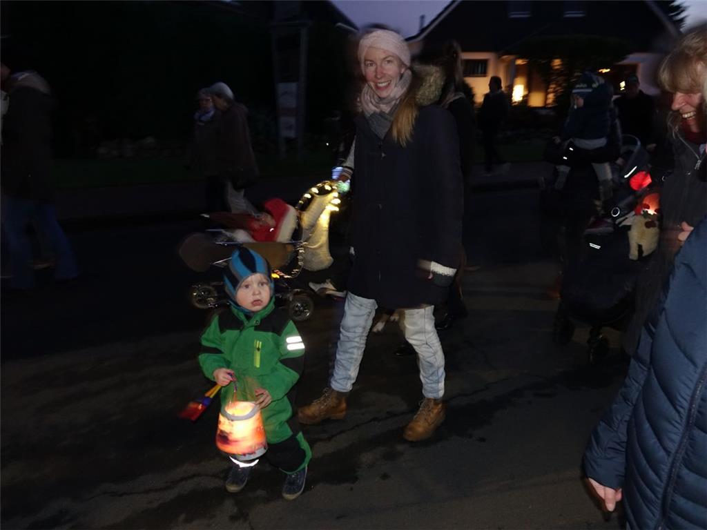 Blick zum Laternelaufen. Lichterfest in Beverstedt. Foto: Heins