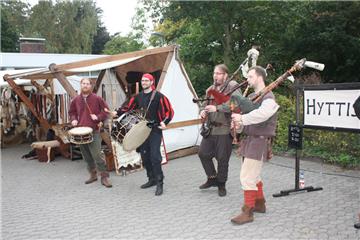 Blick zum Mittelaltermarkt. Herbstmarkt Beverstedt. Foto: Rendelsmann