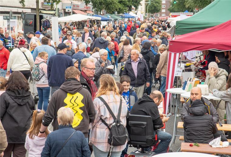 Geestemünde hat Power - und feiert am Sonntag das Herbst- und Heideblütenfest Blick zurück ins Jahr 2022: Auch hier war beim Herbstfest einiges los.
