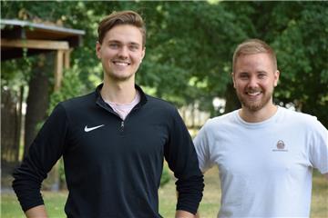 Blicken positiv in die Zukunft: Die Brüder Maarten (rechts) und Berend Heins wollen am 4. November von Rockstedt aus einen täglichen  Lieferservice mit Lebensmitteln aus der Region für die Region starten.  