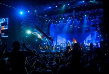 Blur bei einem Auftritt in Budapest.