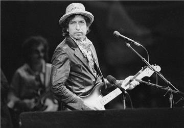 Bob Dylan (hier bei einem Konzert im Jahr 1984) erhält den Literatur-Nobelpreis.