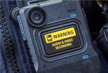 Bodycams sind kleine Kameras, die am Körper getragen werden. 
