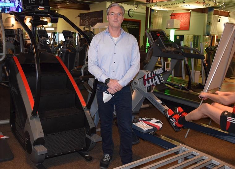 Nordenhamer Fitnessstudio sorgt sich um 30- bis 60-Jährige Bodywork-Betreiber Thorsten Plümer unternimmt vieles, um den Aufenthalt in seinem Studio so sicher wie möglich zu machen.