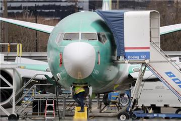 Boeing setzt die Produktion des Krisenjets 737 Max ab Januar vorübergehend aus. 