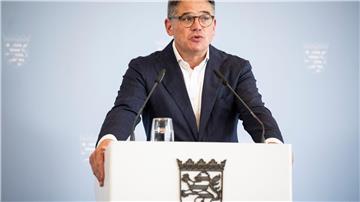 Boris Rhein (CDU), Ministerpräsident von Hessen, spricht auf einer Pressekonferenz.