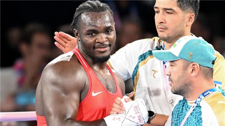 Boxer Nelvie Tiafack kann trotz des verpassten Finaleinzugs lächeln.