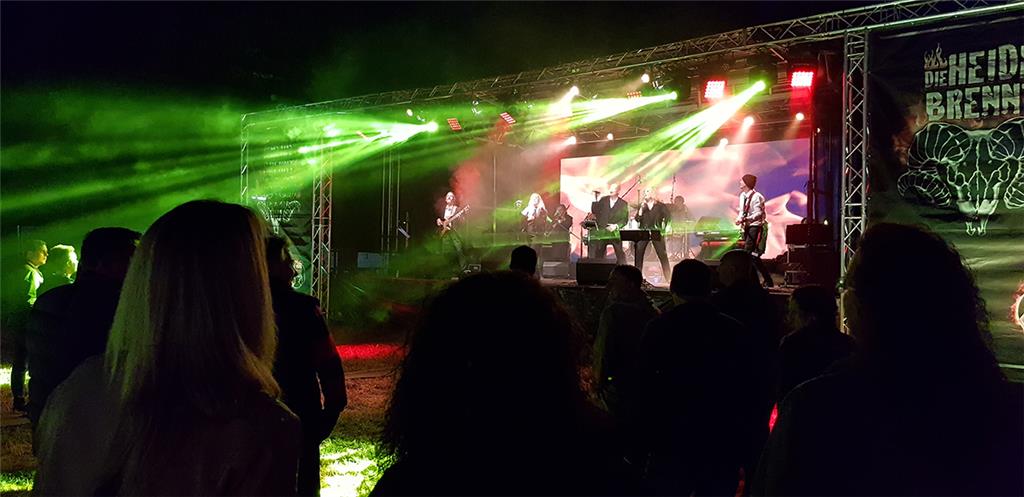 Brachte das Partyvolk zum Tanzen: die Live-Formation Groove Circle aus Bremen, B...