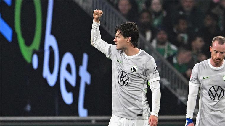 K.o. für Simonis? Wolfsburg-Pleite in Bremen Brachte den VfL Wolfsburg in Front: Mattias Svanberg (l)