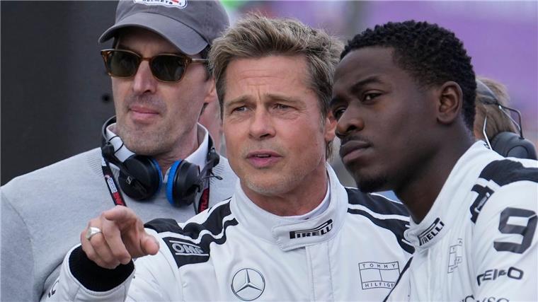 Brad Pitt (r) spielt im Film den alternden Mentor des aufstrebenden Damson Idris. 